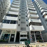 Apartamento familiar edificio calamary